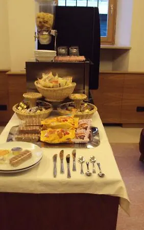 Lory Hotel 2*