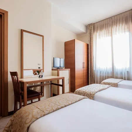 Hotel Lory 2*