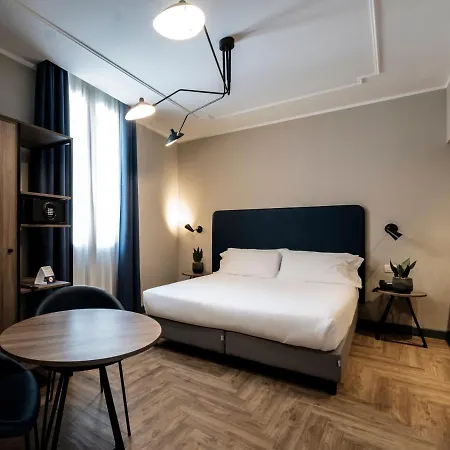 Lory Hotel