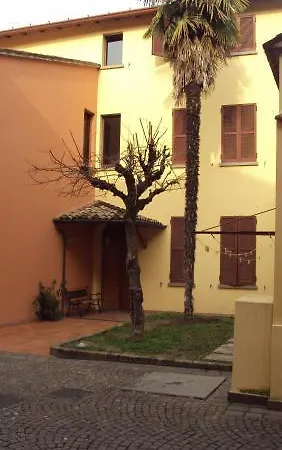 Lory Hotel 2*
