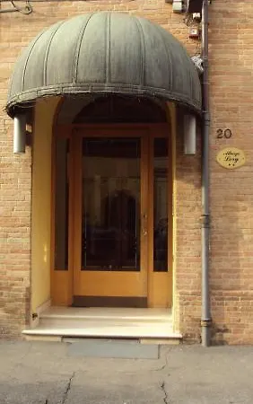 Lory Hotel 2*