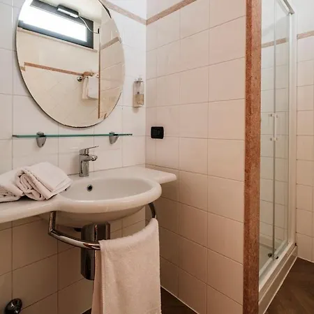 ホテル Lory フォルリ