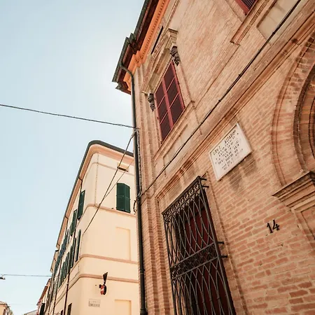 Ξενοδοχείο Lory 2*