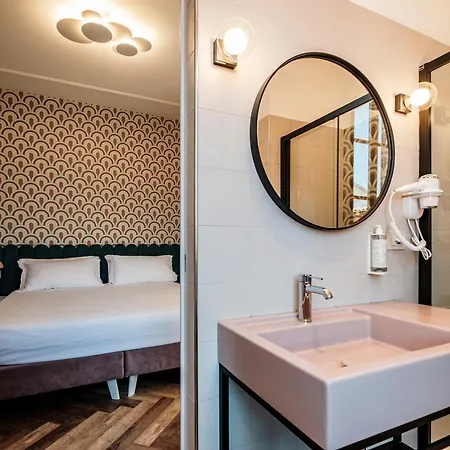 Lory 2* フォルリ