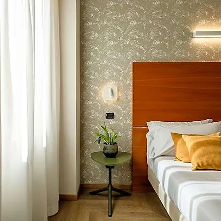 Hotell Lory 2*